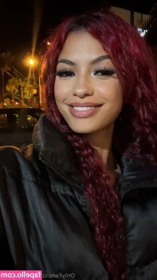 renata.lima [ renata-lima ] - Madame Red 8 22