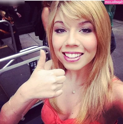 Jennette McCurdy [ jennette-mccurdy ] - Feeling loved and feeling myself.... won't you feel me too? 😛🥰