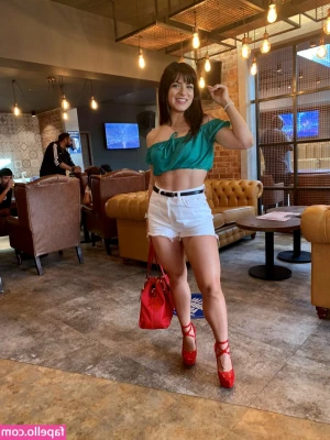 Lilyfiore - Should I go live soon