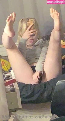Eth0t.666 [ eth0t-666 ] - More BOOBS  My nipples are so hard rn