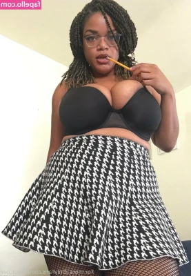freelearalove - It's my favorite day of the week! Titty Tuesday 🖤