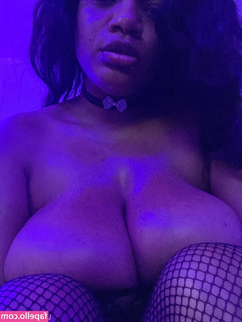 freelearalove - Así me for your custom topless video mentioning your name! 300 usd