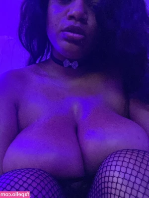 freelearalove - Así me for your custom topless video mentioning your name! 300 usd