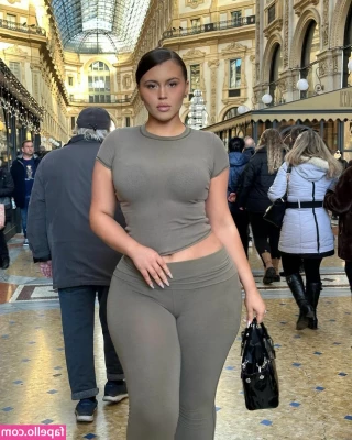 Valeria Vendetta [ valeria-vendetta ] - Doccia bollente  E super
