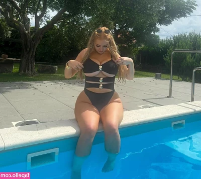 Gudrun Svava [ gudrun-svava ] - Sweaty bouncin' B👀Bs! 💦🥥🥥