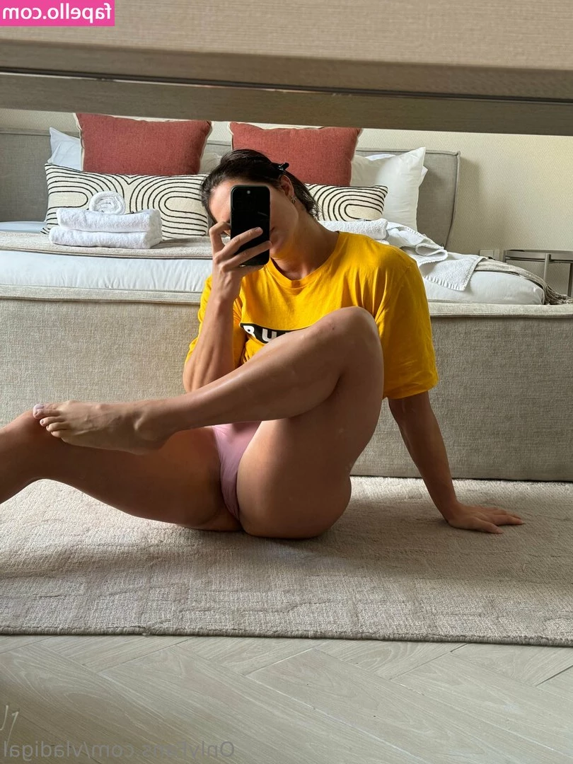 Vladislava Galagan [ vladislava-galagan-12 ] - What kind of clip should the last rebill of the month be