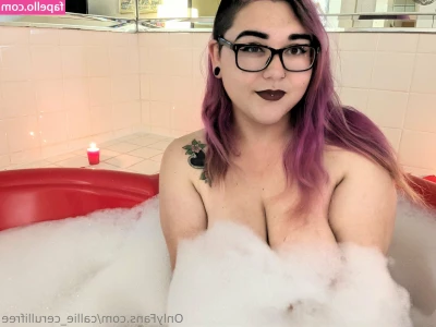 callie_cerullifree [ callie-cerullifree ] - Good morning everyone....yes my head is there somewhere 🤣🤣