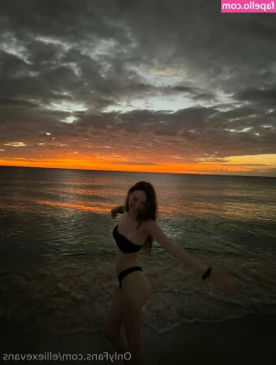 bellalovess [ bellalovess-1 ] - What do my fans want to see from me?? Let me know