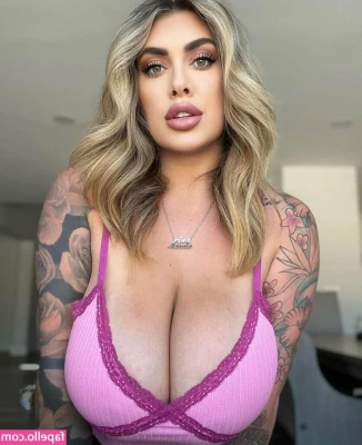 Ana Lorde [ ana-lorde-13 ] - Fresh nails ready for that dick