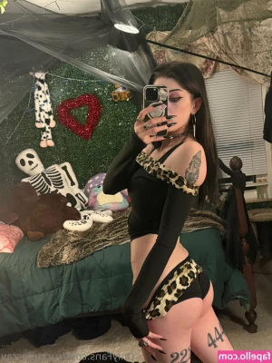 cult.bf [ cult-bf ] - bed head go crazy  the bruises are consensual OF