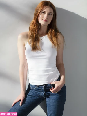 Bonnie Wright [ bonnie-wright-1 ] - You know I love to spread my legs wide open 😈