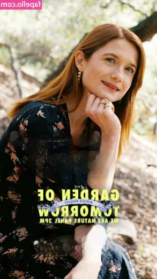 Bonnie Wright [ bonnie-wright-1 ] - How can you not stare?