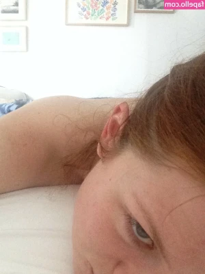 Bonnie Wright [ bonnie-wright-1 ] - I'm all alone for the New Year... Wanna Celebrate with me 🍾 🥂