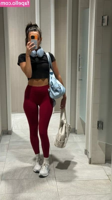 Sofia Franklyn [ sofia-franklyn ] - I just want someone to eat me out