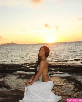Barbara Ramirez [ barbara-ramirez ] - The internet said I m a bad mom if I post selfies right now so I m