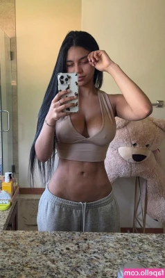 Barbara Ramirez [ barbara-ramirez ] - You need to apologize if ur dick is smaller than my heels