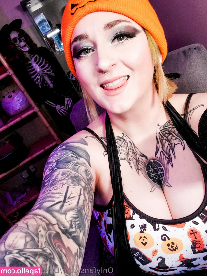avidscreamer - Check your inboxes xo I just did a fun bath shoot last night with my