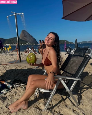 Lorena Tucci [ lorena-tucci-1 ] - Gettin' peachy in here 🍑🍑🍑