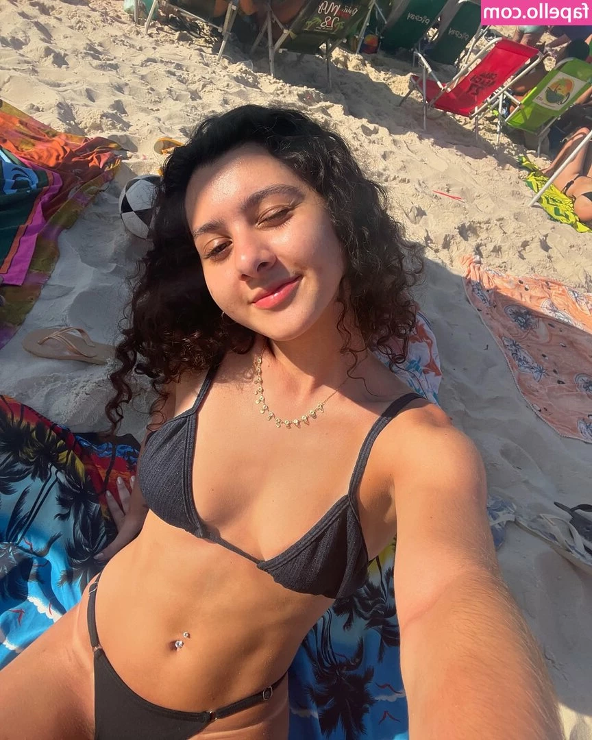 Lorena Tucci [ lorena-tucci-1 ] - Either onlyfans is being a bitch or my booty broke my onlyfans