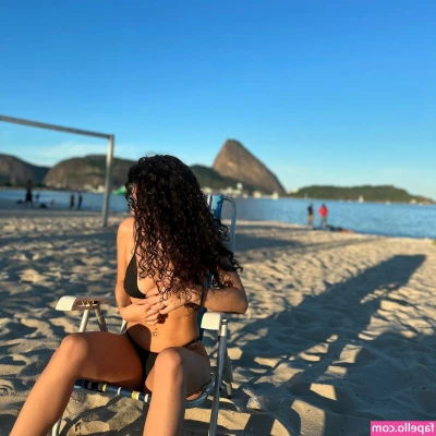 Lorena Tucci [ lorena-tucci-1 ] - Off-guard pics of a plump princess