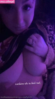 princessbedford - Una  en tu cama  Feliz año hermosos