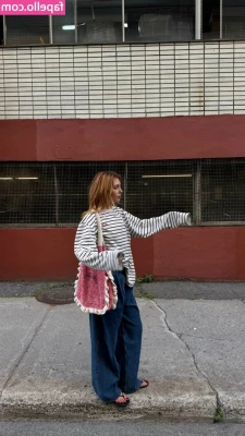 Sophie Nelisse [ sophie-nelisse ] - if i was in a room with 5 other girls... what should i do? what to do