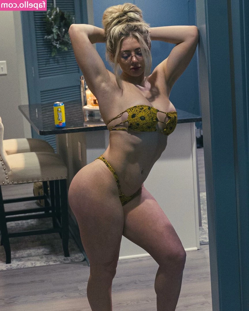 Miranda Cohen [ miranda-cohen ] - CHOCOLATE OR VANILLA @nynyirene1 ❓❓❓