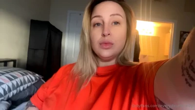 brevilknievil - Mmm look at that wet lil pussy