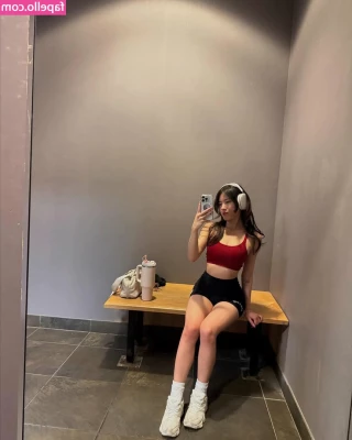 Celia Tran [ celia-tran ] - Want me to make you a juicy cock rating video saying your name,