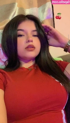 Mariana Cristaldo [ mariana-cristaldo ] - Can you tell when my squirt leaks through my leggings?
