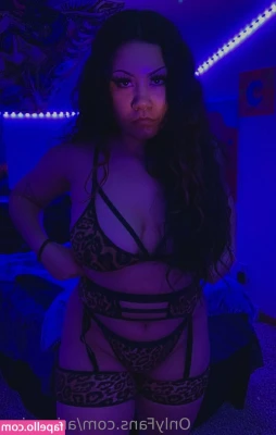 aries.sinn [ aries-sinn ] - Vem ver minha bucetinha antes de dormir 🙈😏   come see my pussy