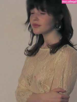 Riley Rodriguez [ riley-rodriguez ] - Spanking yourself with both hands