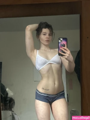 Riley Rodriguez [ riley-rodriguez ] - Cum spank my pussy like this daddy🥵😉