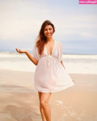 Priyanka Prateek [ priyanka-prateek ] - Lil clips