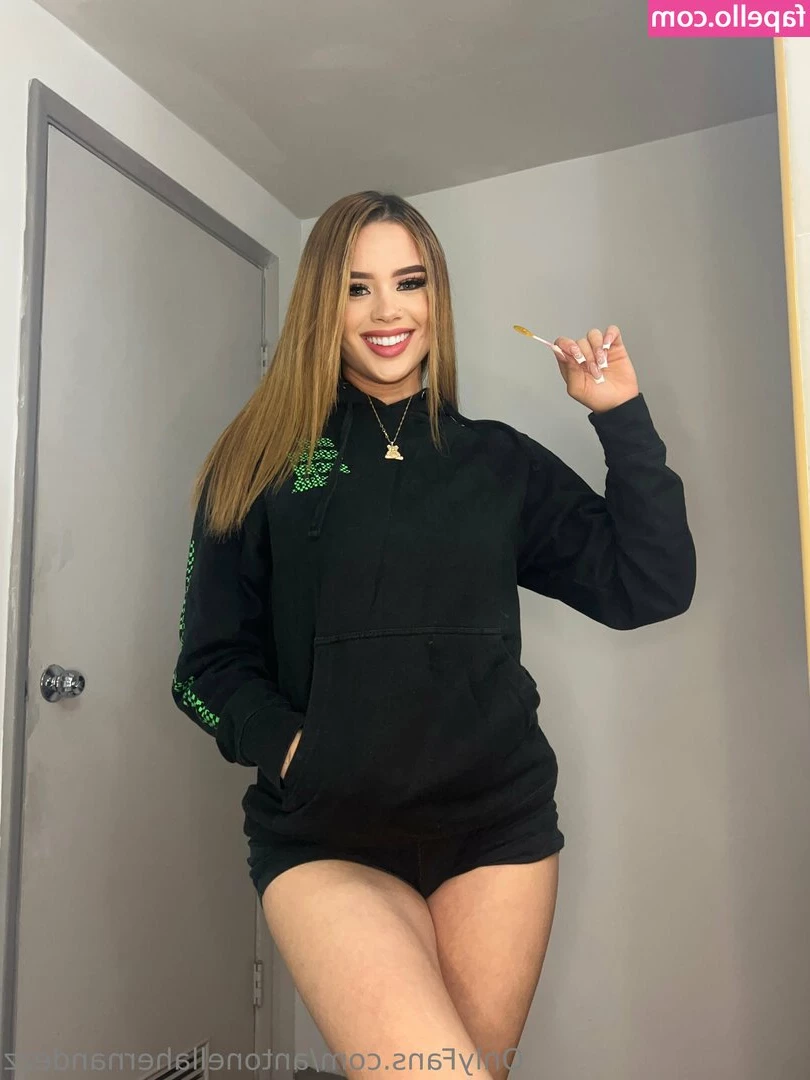 antonellahernandezz - Back to back orgasms for you!!! First, let me take your cock in my