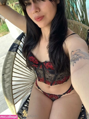 anadavis - My first girlfriend and I had just moved into our new apartment