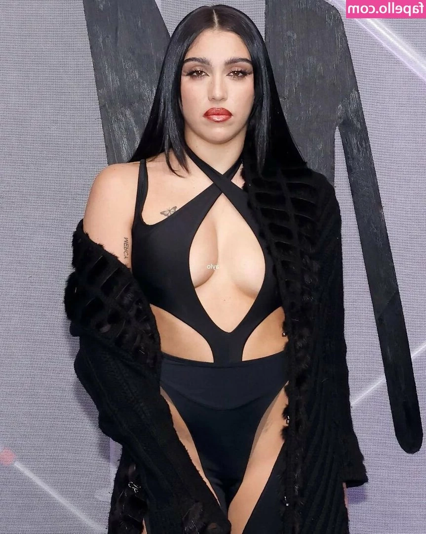 Lourdes Leon [ lourdes-leon ] - ITS MY BIRTHDAYYYYY