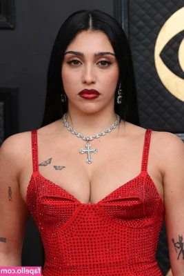 Lourdes Leon [ lourdes-leon ] - IT S MY BIRTHDAY   All I want for my birthday this year is just a  5