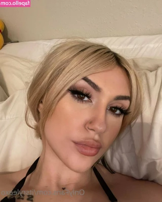 itsazaleaxo - Because you sent  I give you more  Sniff and inhale the arousing scent