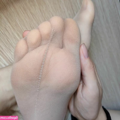 _cleo.strio_ [ cleo-strio ] - I cum in 4 minutes, like and comment if you do too 😈👅