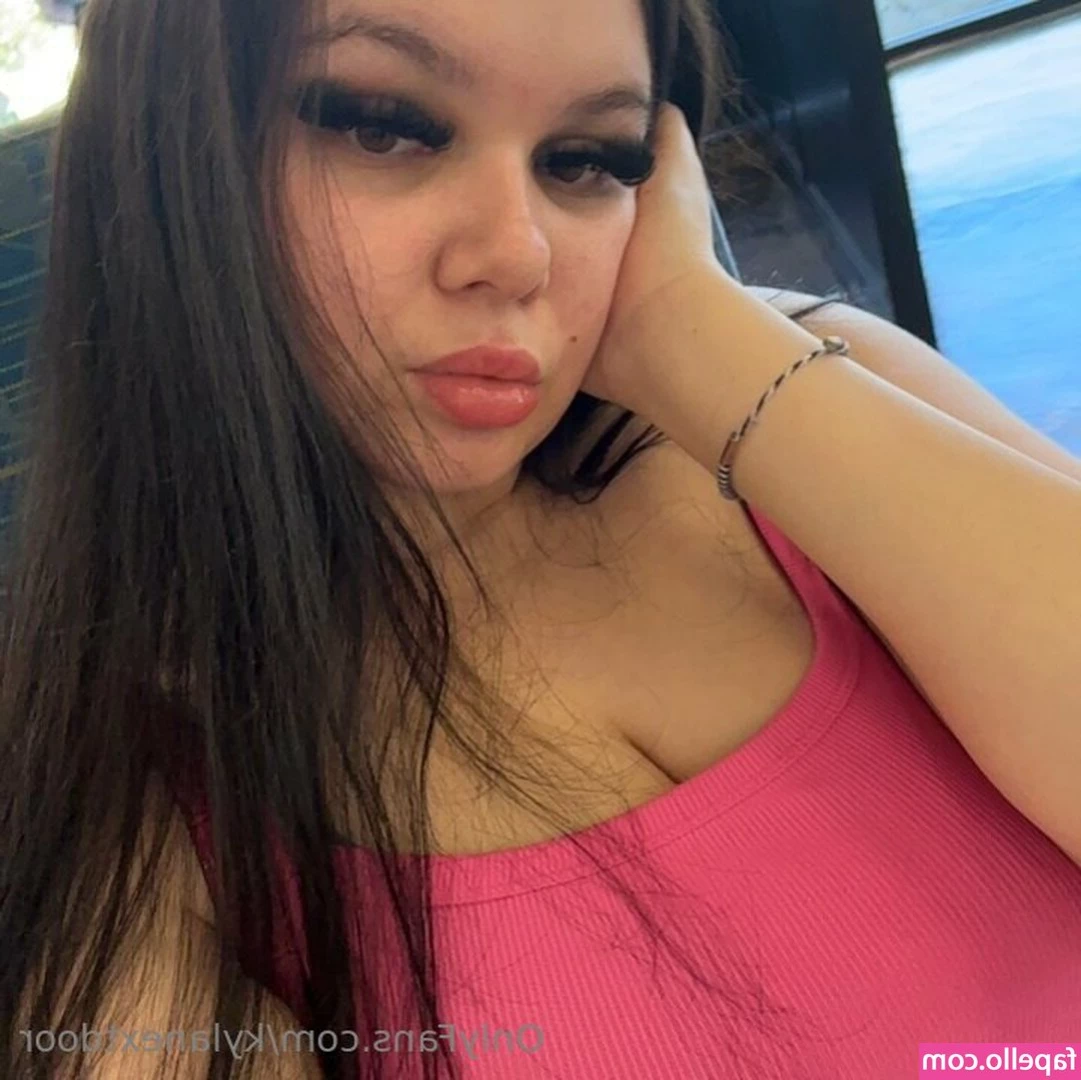 Kyphanta - How delicious a good spanking on my big butt