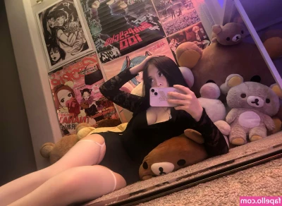 cwuddlemeplz [ cwuddlemeplz-1 ] - Come ring my bell and get something sweeter than candy 🍭 🎃