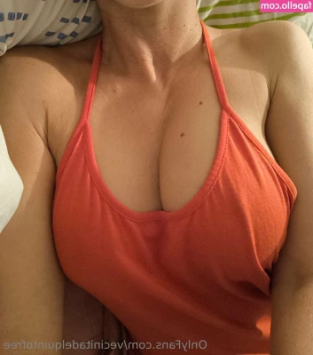 vecinitadelquintofree - I want you inside me, like right now! 😈