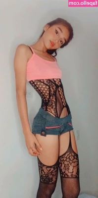 coralineros - I’m so bored anyone up to chat?👀