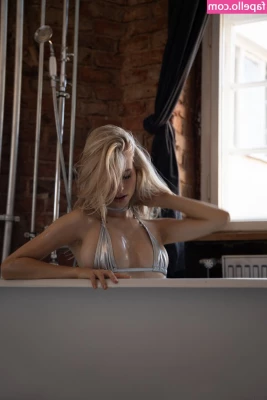 xeniablondi - baby do you want to know every part of my body while I dance  you can