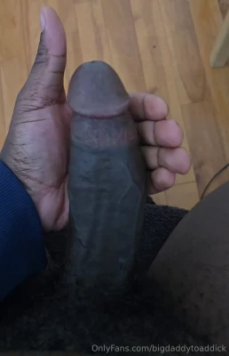 bigdaddytoaddick - Took some xxx pussy and mega tit shots this morning