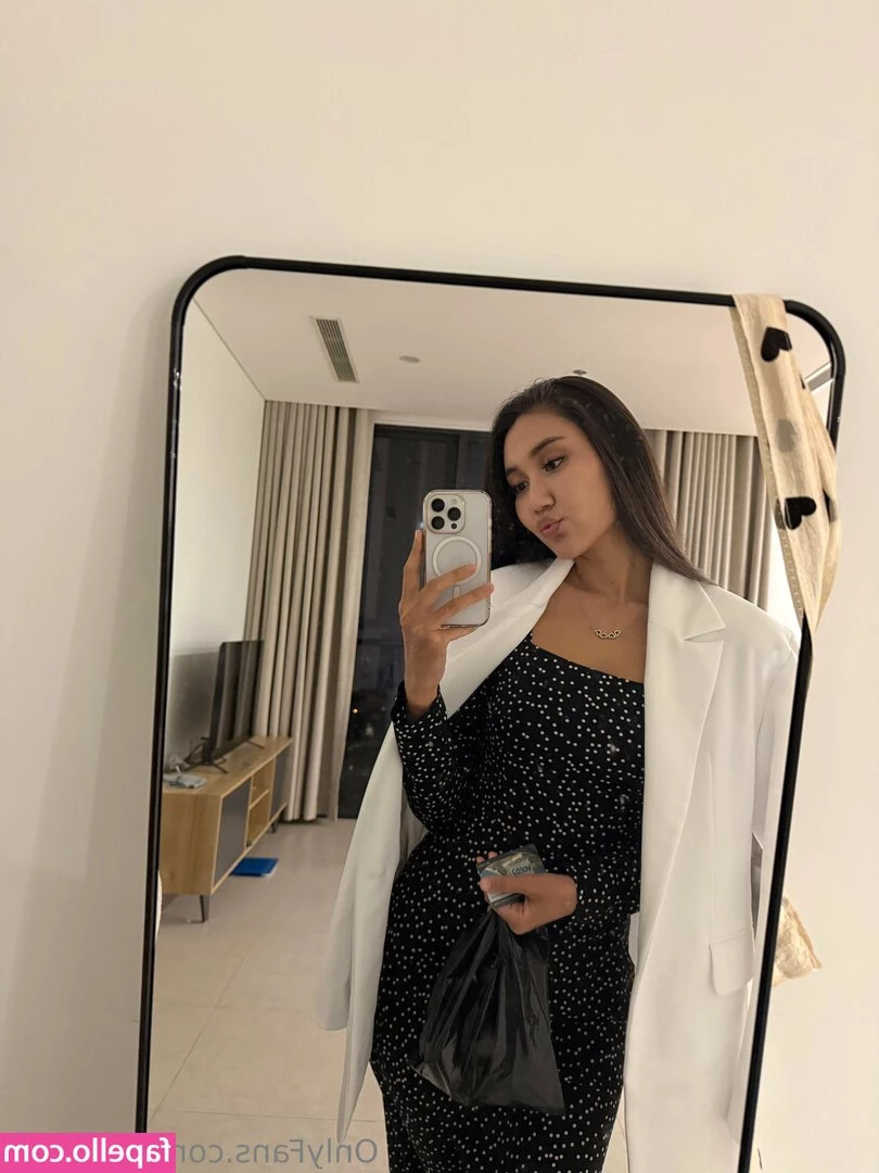 Mia_Jeen [ mia-jeen ] - Its June, not sept, but you don't mind if I dance around still, right?