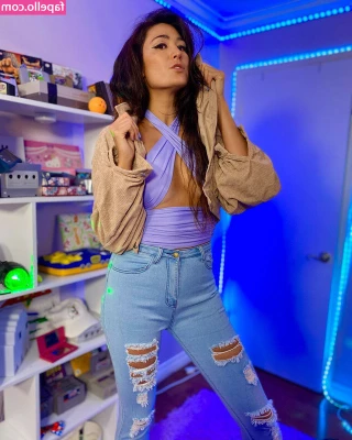 Jacki Jing [ jacki-jing ] - Do you want to watch me play with it?
