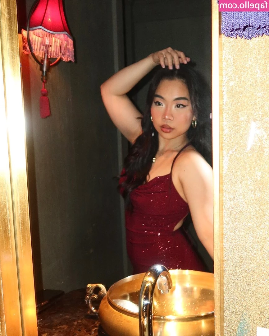 lilbignanc.fit [ lilbignanc-fit ] - My pajamas are so short that you can see my ass without panties when