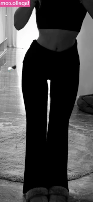 Davina Geiss [ davina-geiss ] - I bet you'd love to help me take it off😏